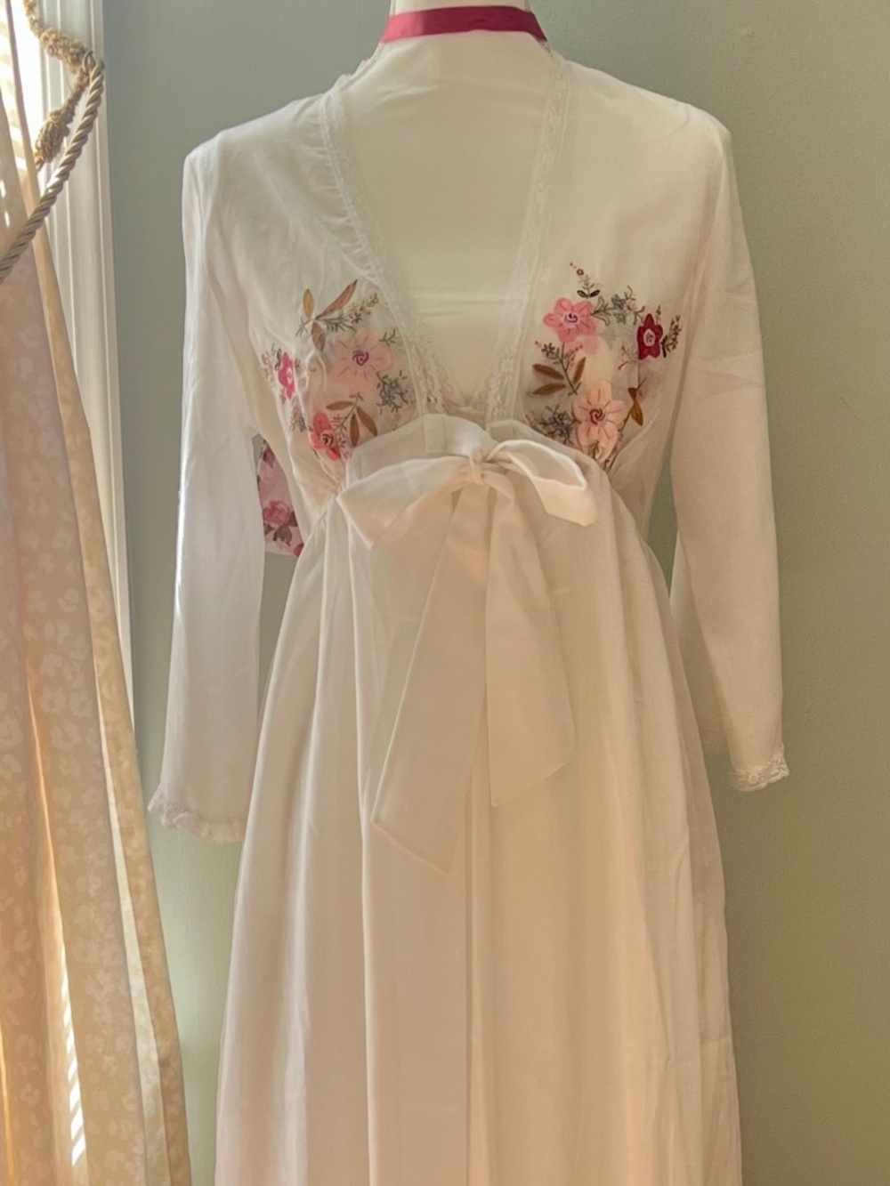 Vintage Iris Full Length Gown & Robe w/ Embroidery + Jacques Heim Bag